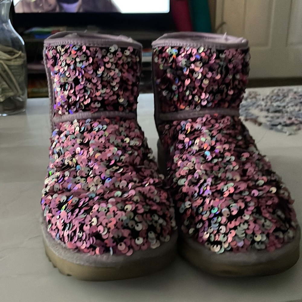 Purple sparkle uggs size 7